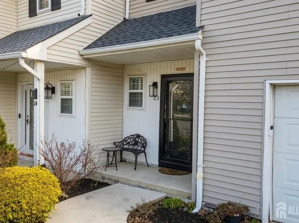 23 Scotto Pl, Dayton, NJ 08810
