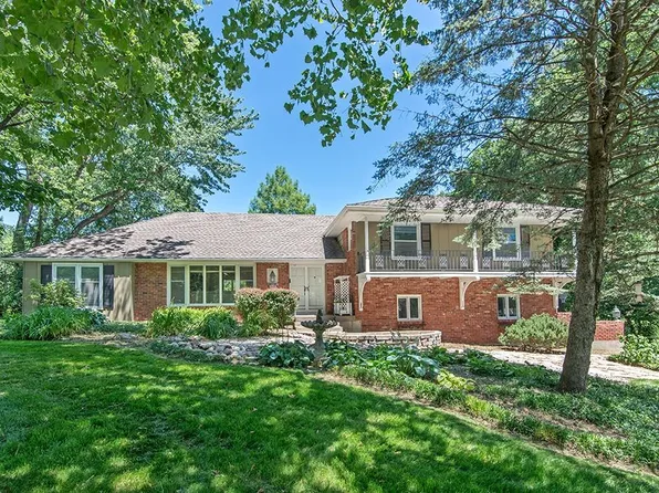 2212 W 103rd Ter, Leawood, KS 66206