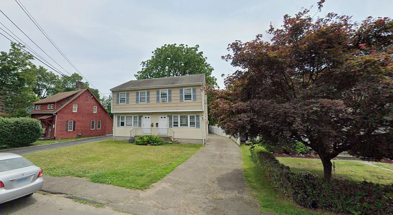3 bed, 1.5 bath, 1200 sqft, $3,250 — Photo 3