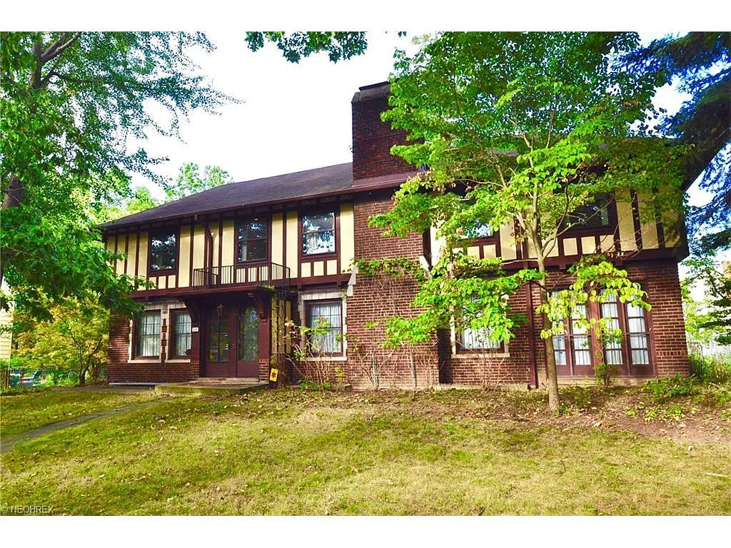 2181 N Taylor Rd photo 1