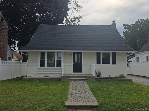 200 Raff Avenue, Elmont, NY 11003