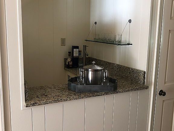 4th image of 2072 Bensonwood Dr