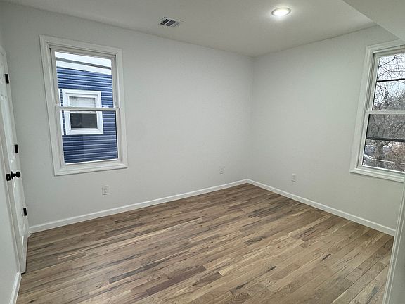 5th image of 763 Lyons Ave Floor 2