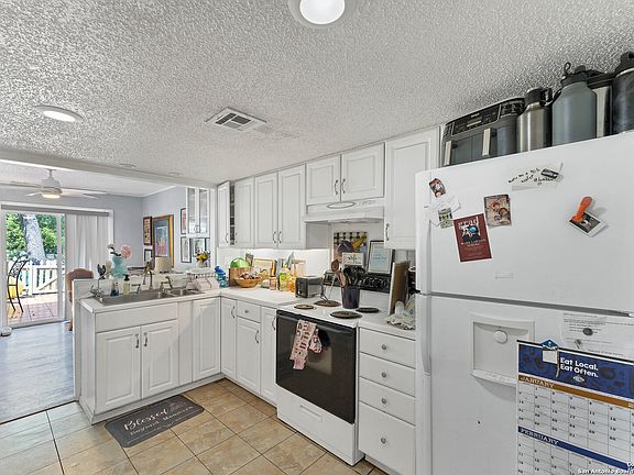 4th image of 35 Marina Cir #35