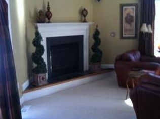 32 Pillsbury Ln, Georgetown, MA 01833