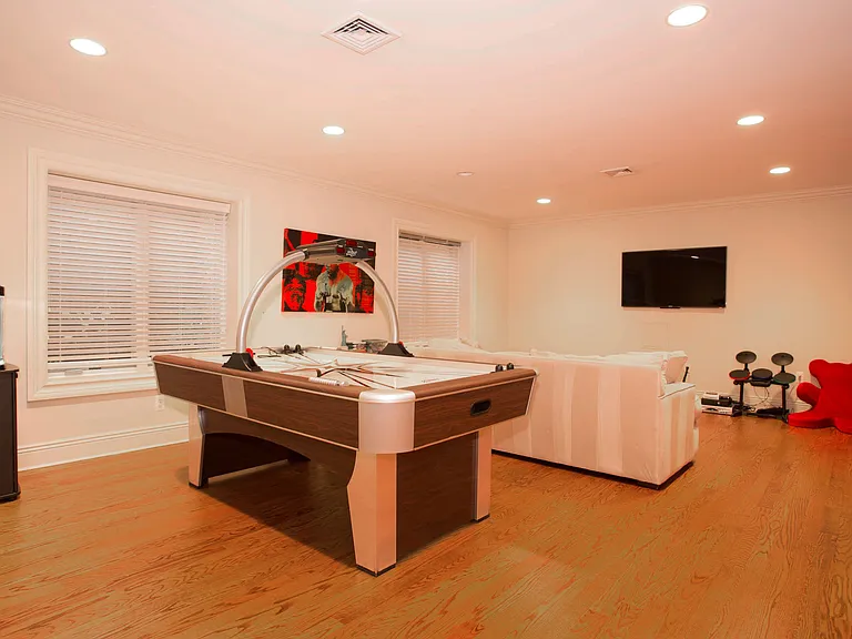146 Palisade Ave — Photo 12