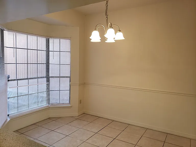 3360 Eastwood Dr — Photo 5
