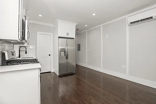 174 Coram Ave #2B Photo 1