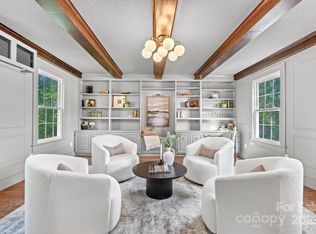 625 4th Street Dr NW, Hickory, NC 28601