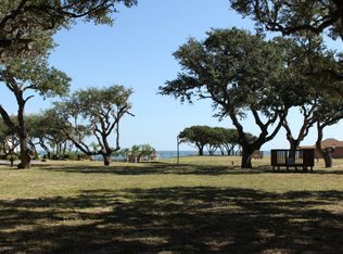 14 Royal Oaks Trl, Rockport, TX 78382