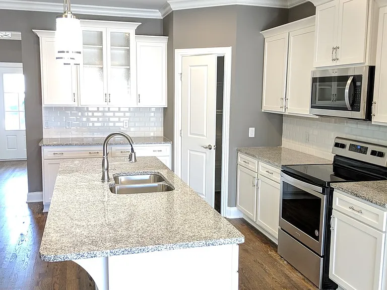4060 Liberton Way — Photo 2
