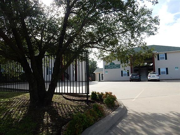 Crestwood Apartments