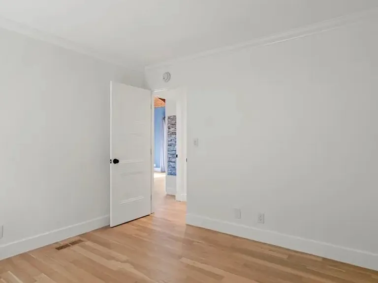 311 Grandview Ave — Photo 29