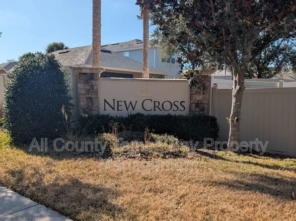 17449 New Cross Cir, Lithia, FL 33547