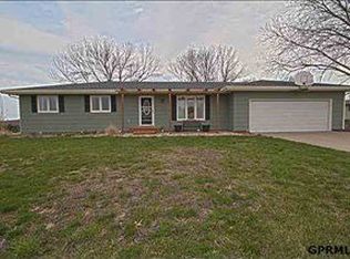 2614 Oxbow Rd, Fremont, NE 68025