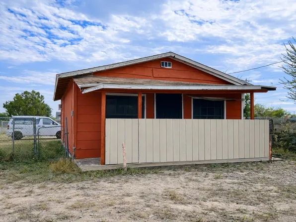 509A Glenn St, Zapata, TX 78076
