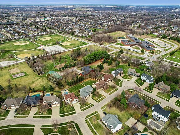 2nd image of 1905 SE Hawthorne Ridge Dr