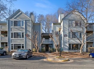 2228 Hunters Run Dr, Reston, VA 20191