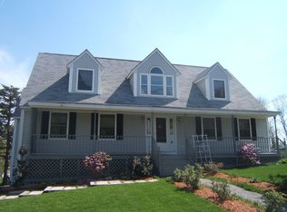 4 Lafayette Pl, Woburn, MA 01801