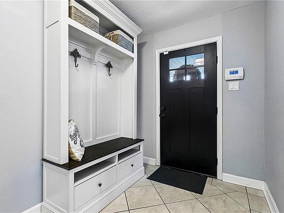 5th image of 38 Antigua Dr