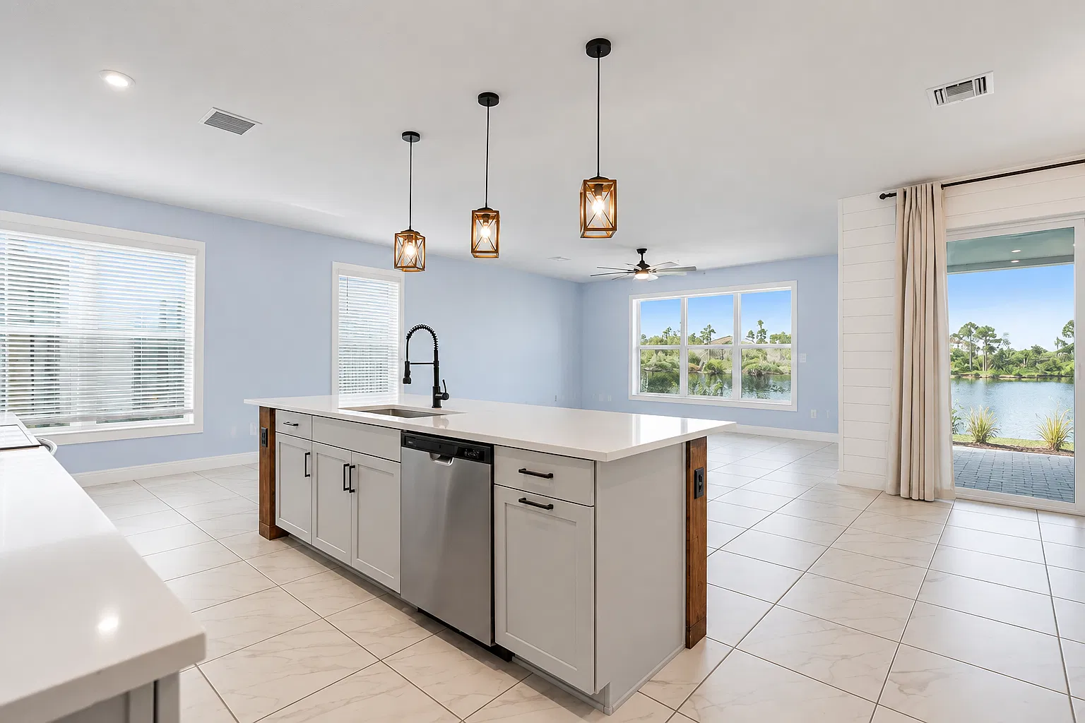 3 bed, 2.5 bath, 2537 sqft, $3,250 — Photo 4