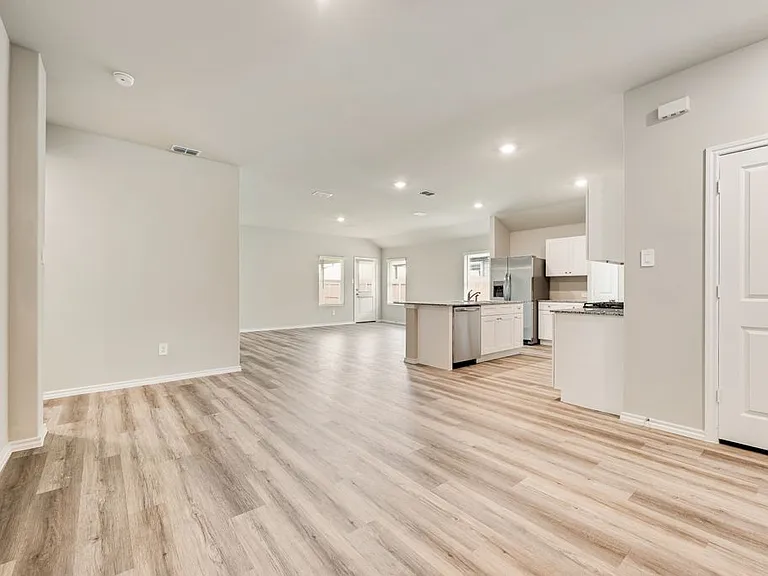 16521 Hudson Prairie Way — Photo 4