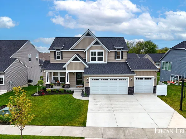 8825 Emerado Rd, Jenison, MI 49428