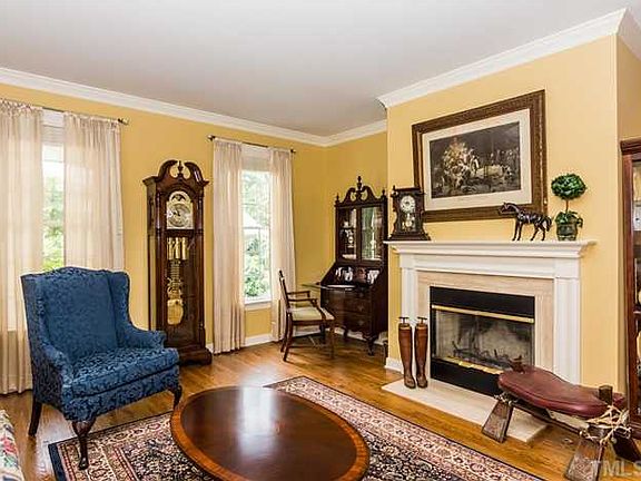 5th image of 204 Hardenbrook Ct