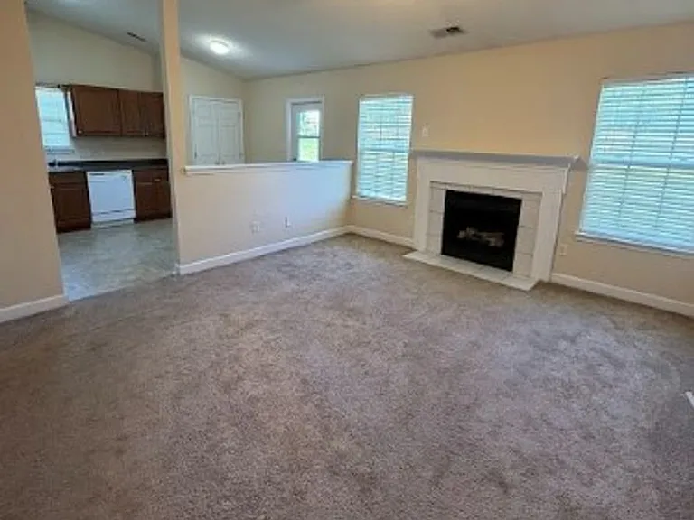 2420 Damascus Dr — Photo 3