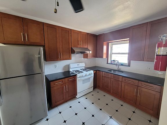 Newly Renovated Kitchen Cabinets