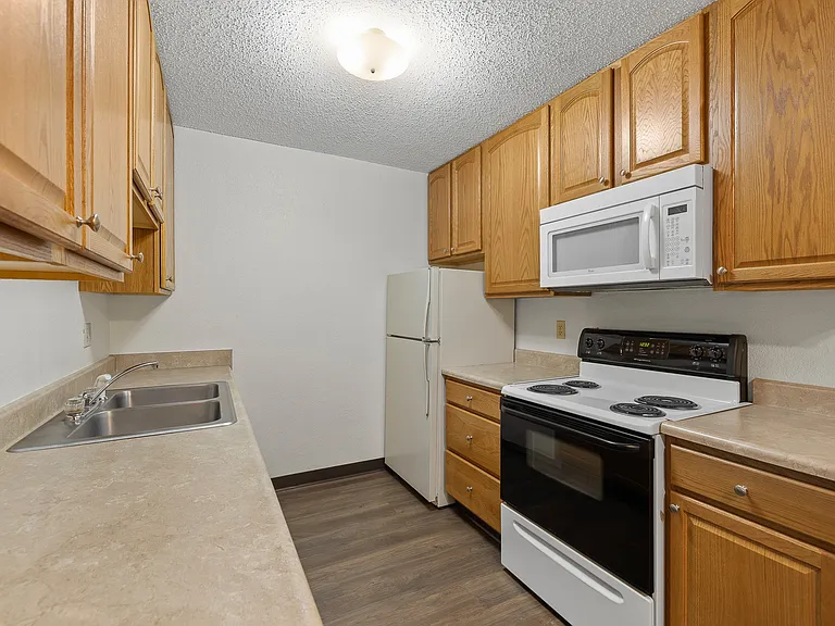 Country Bluff Apartments — Photo 6
