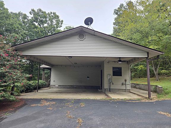 4th image of 361 Radio Rd