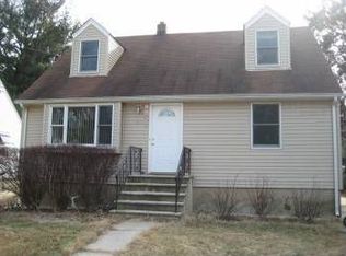30 Orchard St, Metuchen, NJ 08840