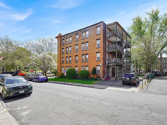 5th image of 242 Fort Pleasant Ave