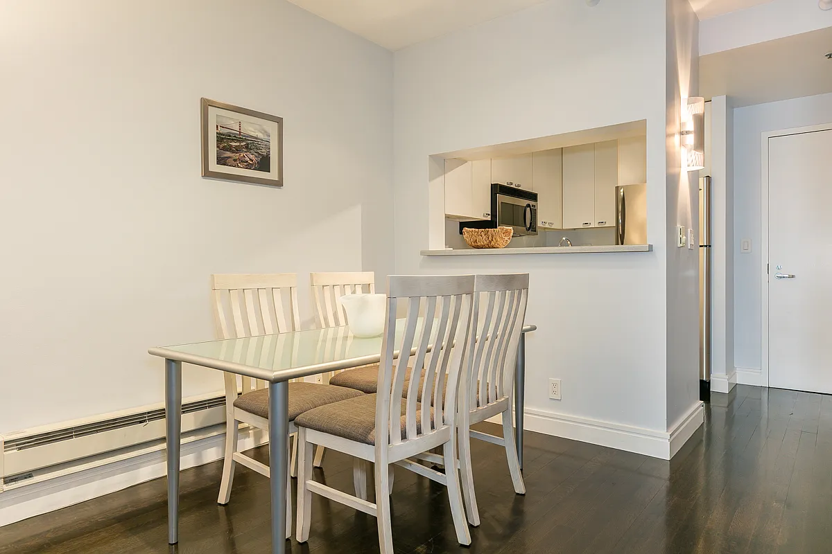 Studio, 550 sqft, $3,700 — Photo 3