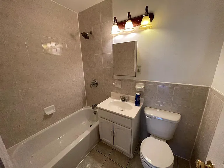 290 Balcom Ave #2 — Photo 5