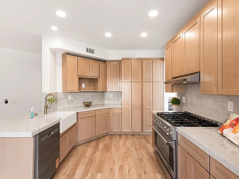 230 Del Mesa St — Photo 4