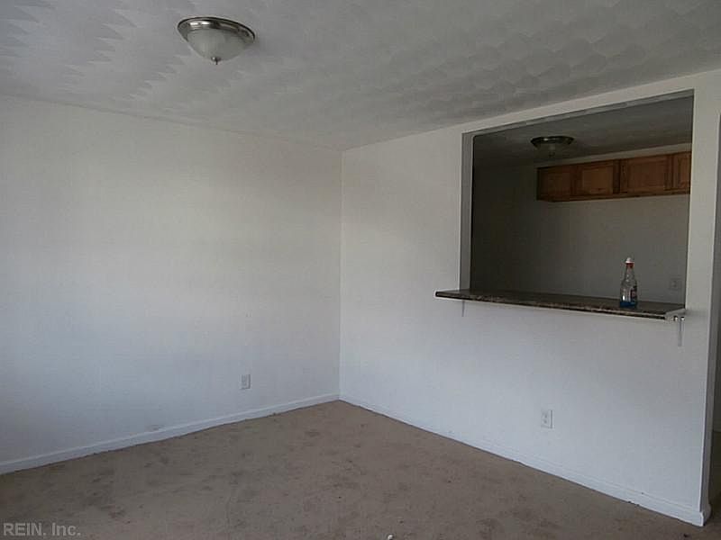 2nd image of 730 Roswell Ave APT C
