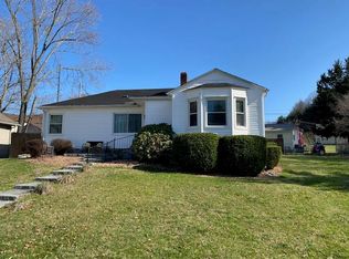 217 Robin Hill Rd, Paintsville, KY 41240