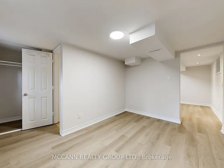 496 Northcliffe Blvd #BASEMENT — Photo 10