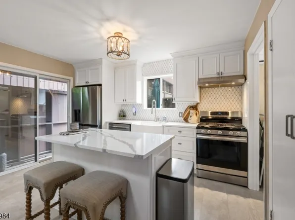 4121 Bloomingdale Dr, Hillsborough Twp., NJ 08844