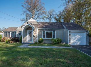 761 Bay 7th St, West Islip, NY 11795