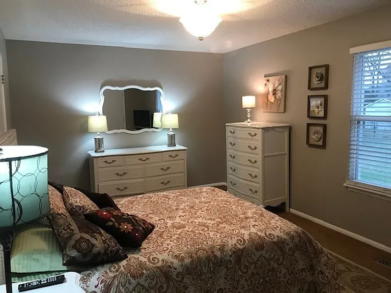 2075 Stonebrook Dr — Photo 9