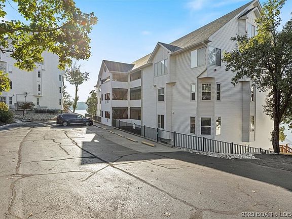 2nd image of 601 Park Place Dr #2D