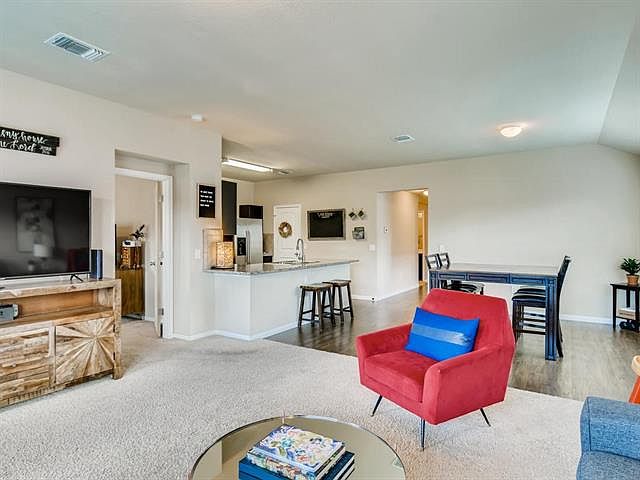 1st image of 521 Luna Vista Dr