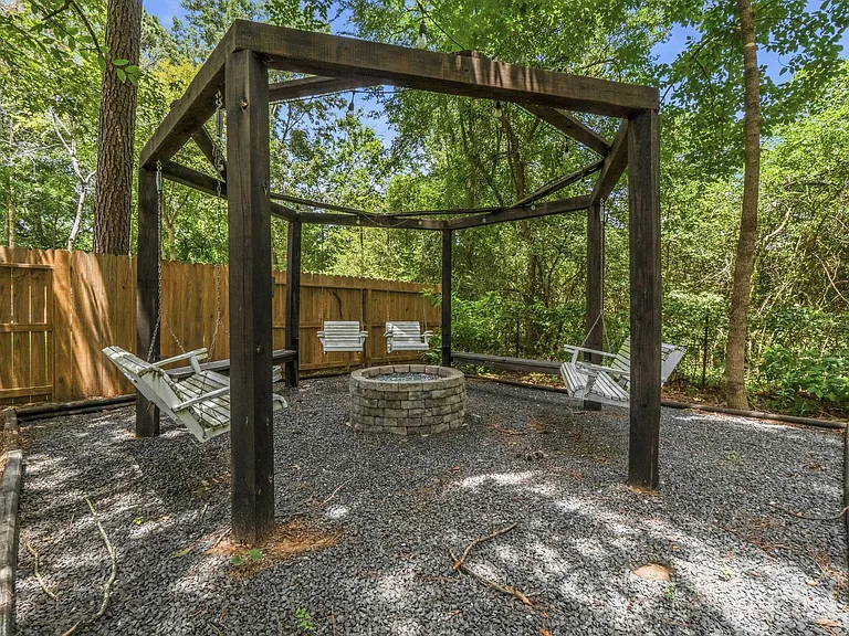 91 Wyndemere Dr — Photo 40