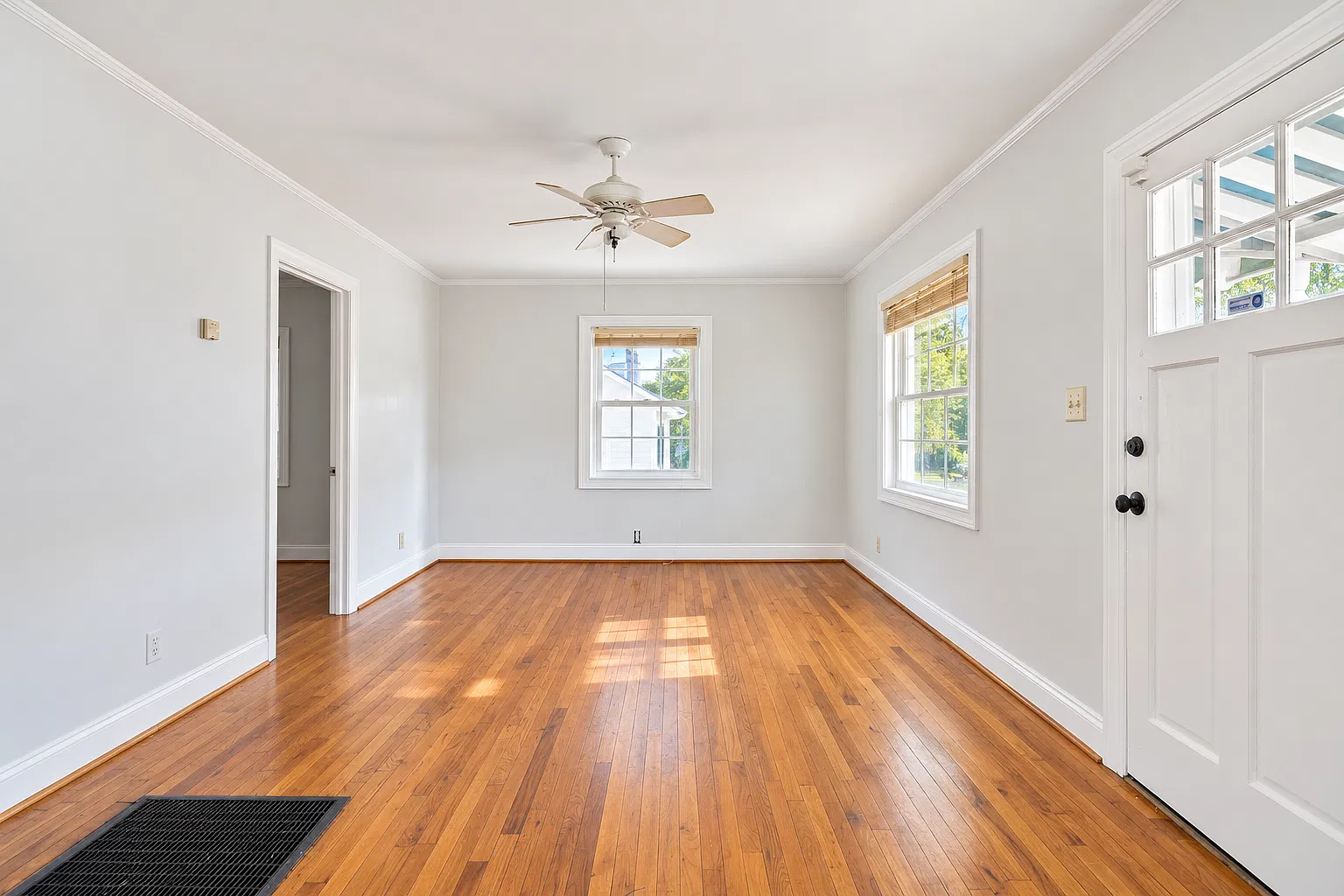 2 bed, 1200 sqft, $1,200 — Photo 2