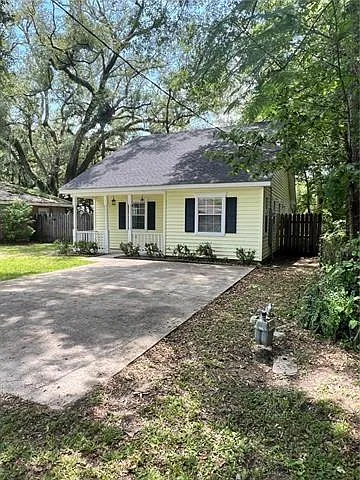2 bed, 2.0 bath, 900 sqft, $1,950 — Photo 2