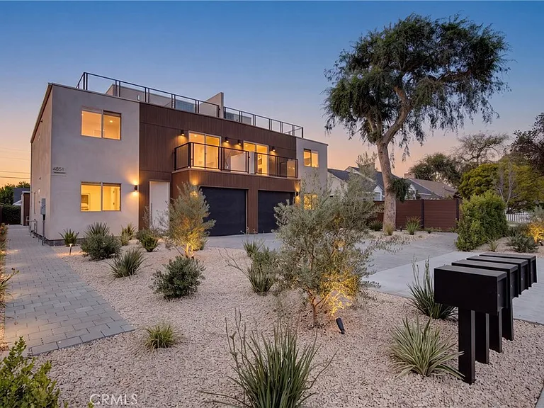 4855 Woodman Ave — Photo 3