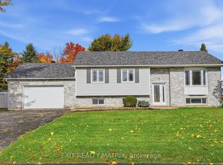 2 Maheu St, Russell, ON K0A1W0